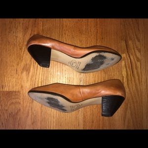 Bass Shoes - Vintage Bass brown leather heals Bass Shoes - Vintage Bass brown leather heals